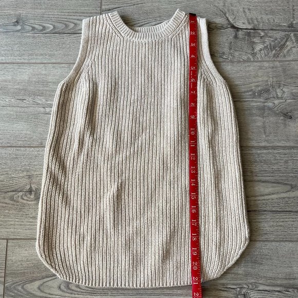 LOFT Cream Sleeveless Sweater - Picture 5 of 8